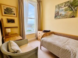 Single bedroom with sea view Single bedroom with sea view
